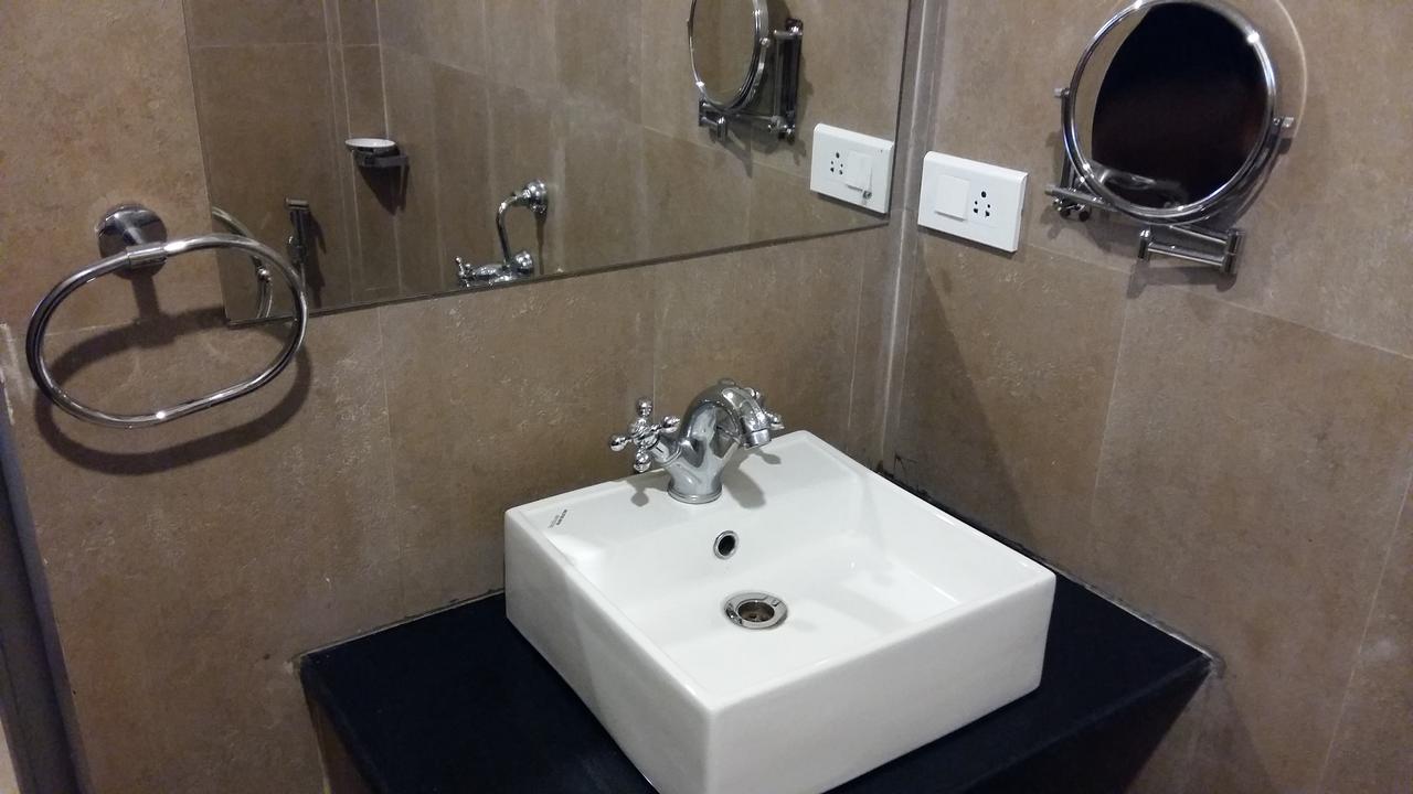 Hotel Indiana Shillong Bagian luar foto