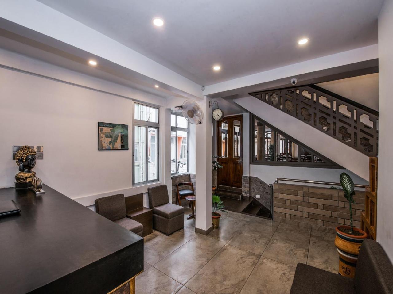 Hotel Indiana Shillong Bagian luar foto