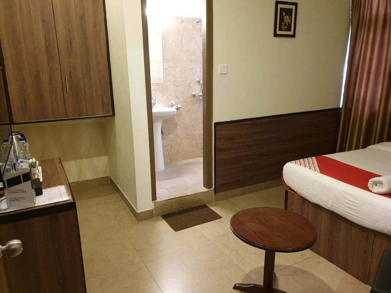 Hotel Indiana Shillong Bagian luar foto