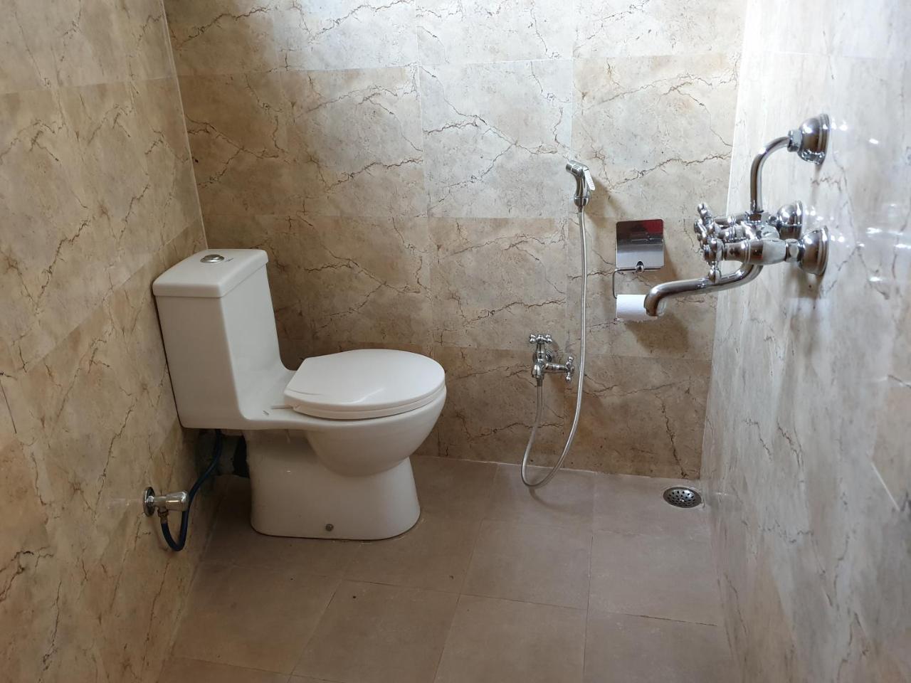 Hotel Indiana Shillong Bagian luar foto