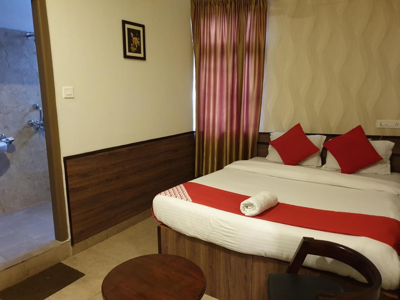 Hotel Indiana Shillong Bagian luar foto